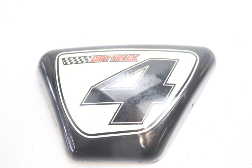photo de TAMPA DEBAIXO DO ASSENTO ESQUERDO MASH DIRT TRACK 50 (2018 - 2020) - Outro ângulo de visão