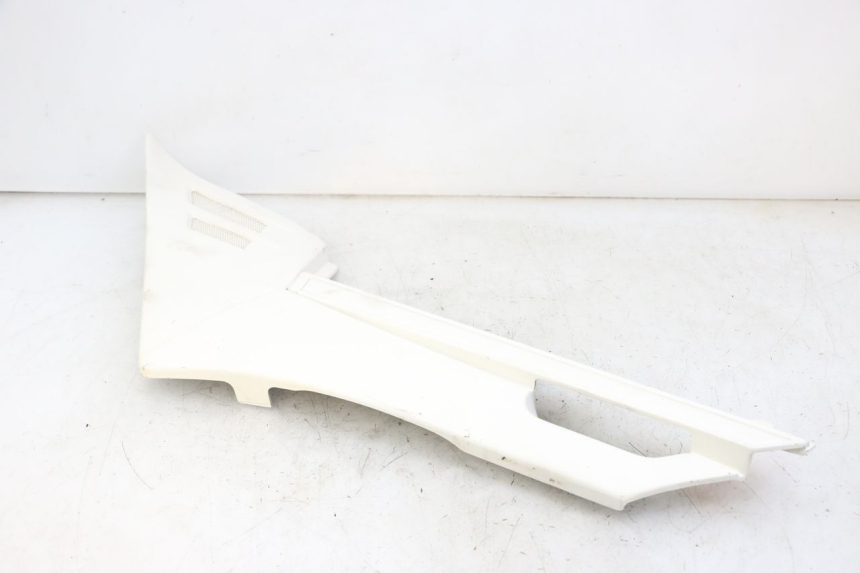 photo de TAMPA LATERAL ESQUERDA SOB O BANCO YAMAHA FJ 36Y 1100 (1984 - 1985) - Detalhe da peça