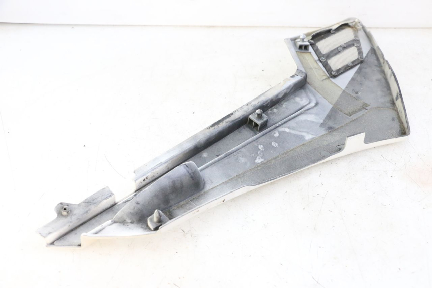 photo de TAMPA LATERAL ESQUERDA SOB O BANCO YAMAHA FJ 36Y 1100 (1984 - 1985) - Estado da superfície