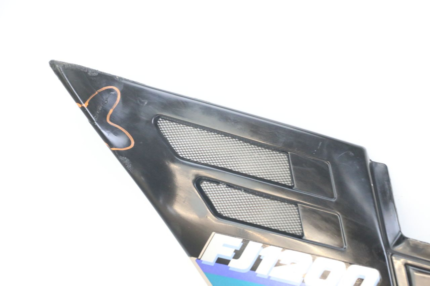 photo de TAMPA DEBAIXO DO BANCO ESQUERDO YAMAHA FJ 3CX 1200 (1986 - 1996) - Ângulo alternativo