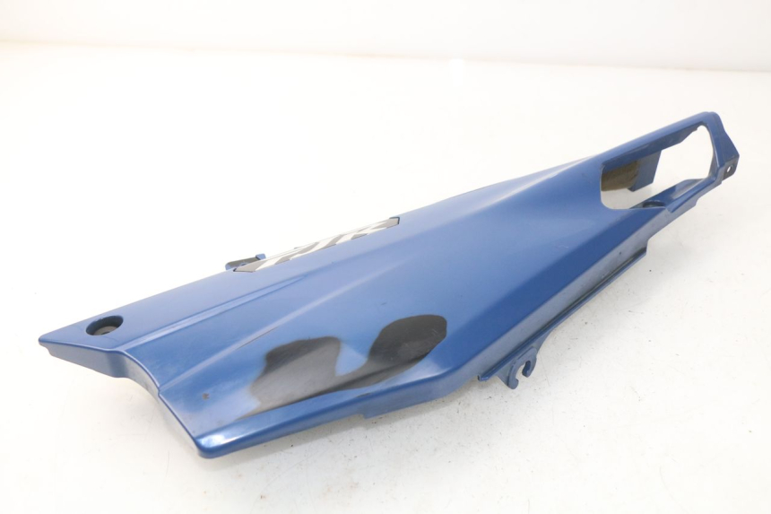 photo de TAMPA DEBAIXO DO ASSENTO ESQUERDO YAMAHA FJR ABS 1300 (2006 - 2012) - Ampliação técnica