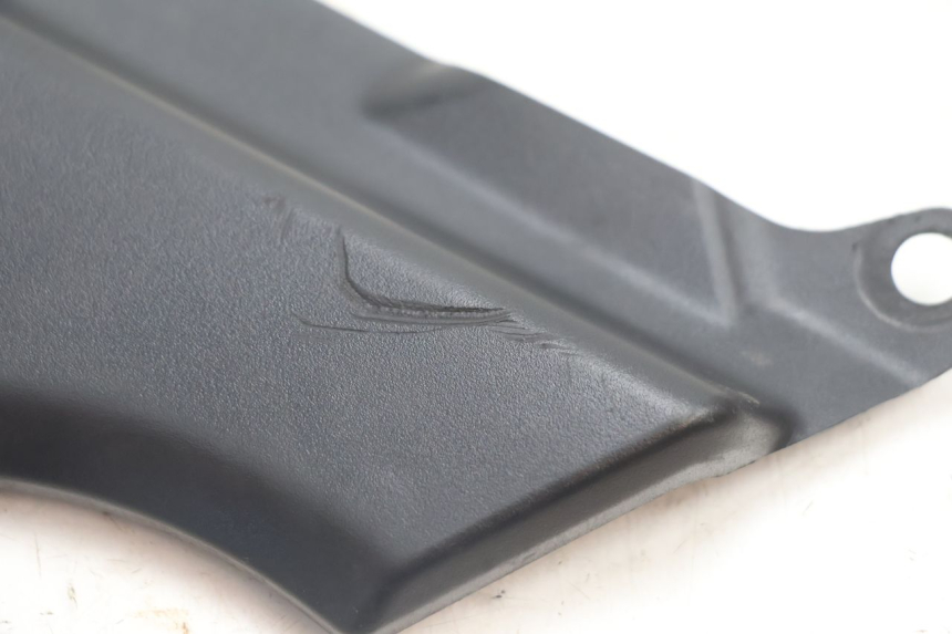photo de TAMPA DEBAIXO DO ASSENTO ESQUERDO YAMAHA FJR 1300 (2001 - 2005) - Detalhe da peça