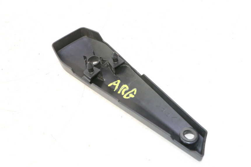 photo de TAMPA DEBAIXO DO ASSENTO ESQUERDO YAMAHA FZ8 800 (2010 - 2016) - Ampliação técnica