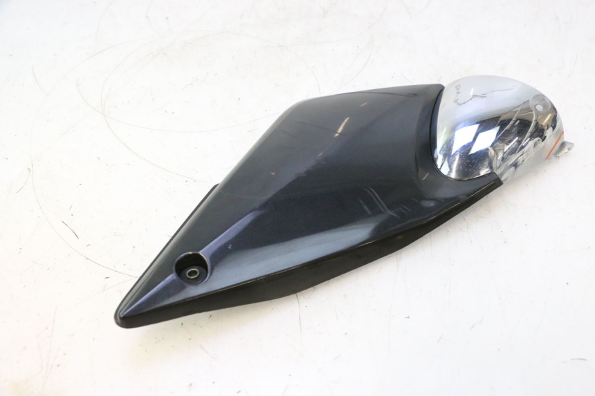 photo de TAMPA DEBAIXO DO ASSENTO ESQUERDO SUZUKI GSF N BANDIT 1200 (2001 - 2005) - Pontos de fixação