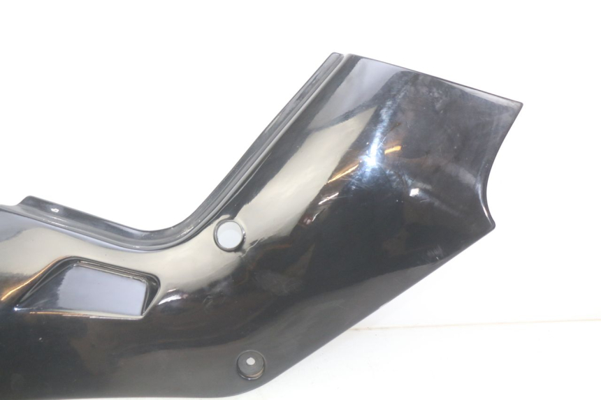 photo de TAMPA DEBAIXO DO ASSENTO ESQUERDO SUZUKI GSX-F GSX  F 1100 (1988 - 1994) - Outro ângulo de visão