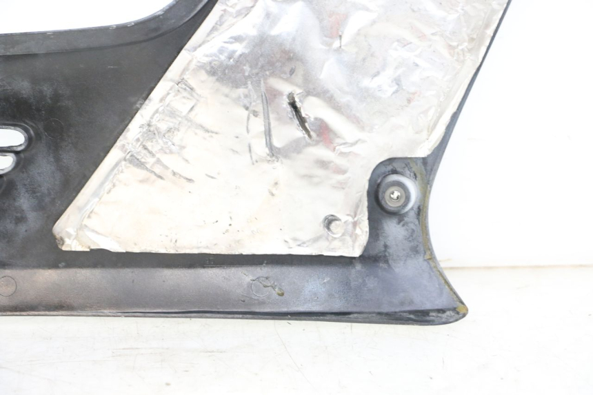 photo de TAMPA DEBAIXO DO ASSENTO ESQUERDO HONDA CBR F 1000 (1993 - 1996) - Outro ângulo de visão