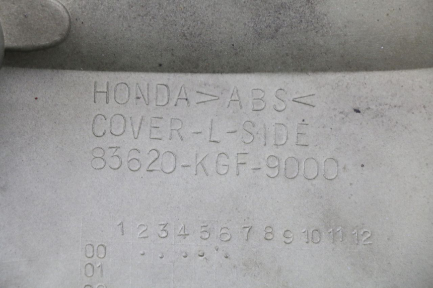 photo de TAMPA DEBAIXO DO BANCO ESQUERDO HONDA NES AROBASE 125 (2000 - 2003) - Pontos de fixação