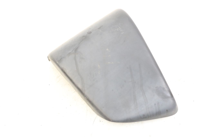 photo de TAMPA DEBAIXO DO BANCO ESQUERDO HONDA VT C2 SHADOW 750 (1997 - 2001) - Pontos de fixação