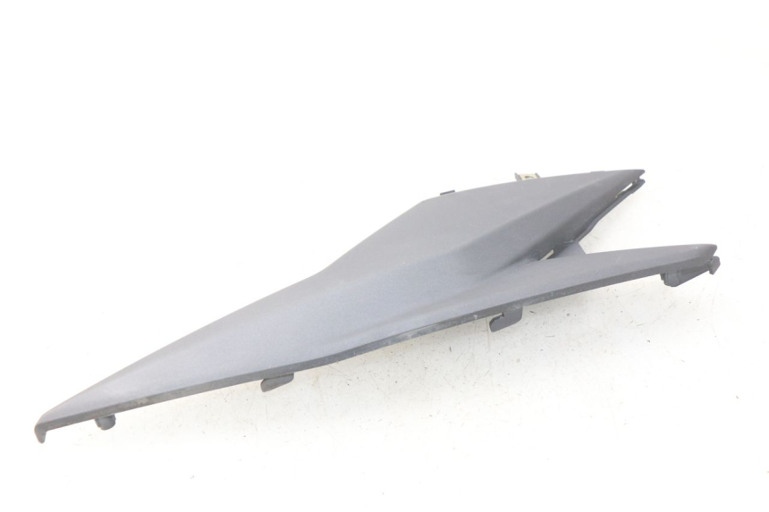 photo de TAMPA DEBAIXO DO ASSENTO ESQUERDO SYM JET 4 4T 50 (2018 - 2021) - Zoom do estado de desgaste
