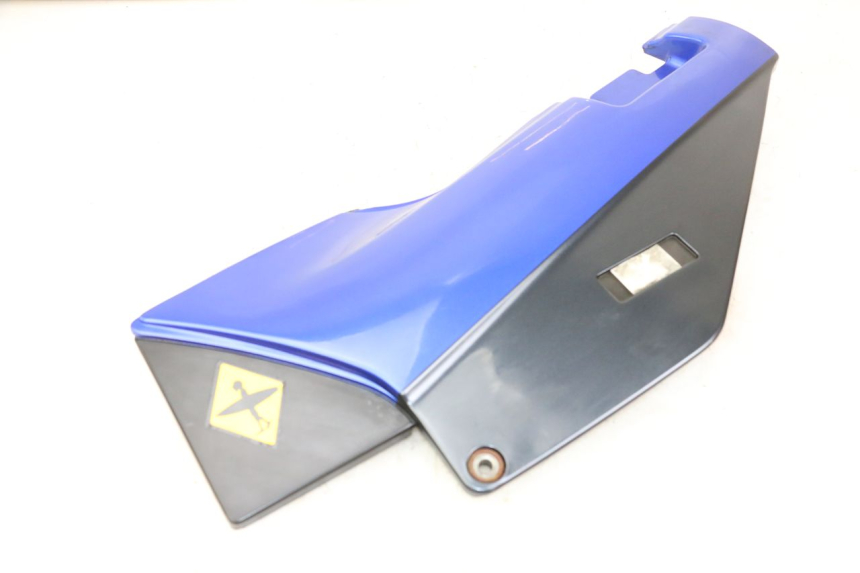 photo de TAMPA DEBAIXO DO ASSENTO ESQUERDO KAWASAKI GTR 1000 (1994 - 2004) - Pontos de fixação