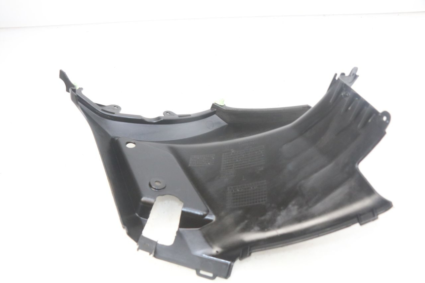photo de TAMPA DEBAIXO DO ASSENTO ESQUERDO PEUGEOT KISBEE 4T 50 (2018 - 2022) - Outro ângulo de visão