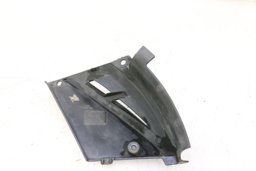 photo de TAMPA ESQUERDA SOB O ASSENTO PEUGEOT LUDIX BLASTER 50 (2006 - 2014) - Outro ângulo de visão