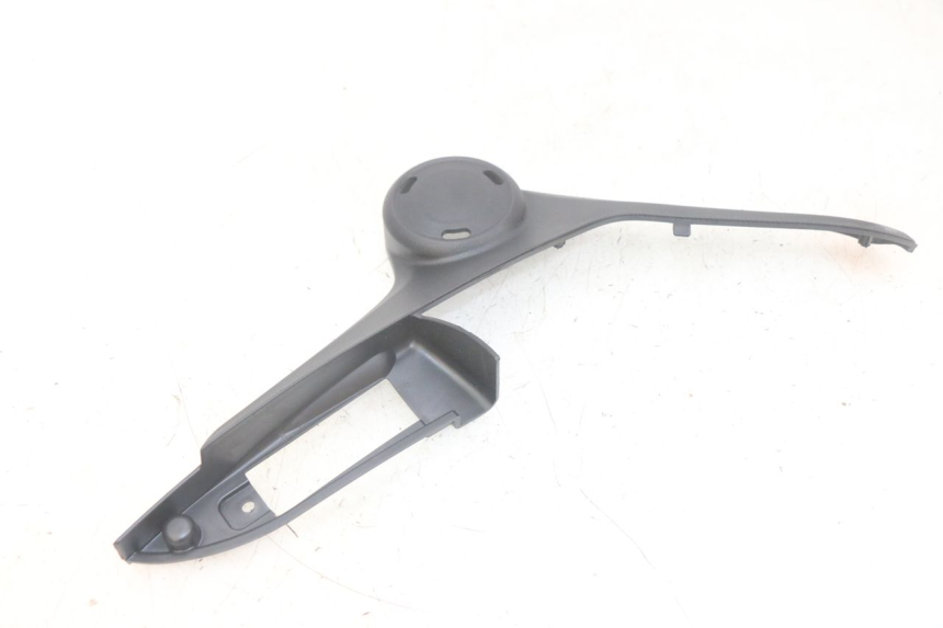 photo de TAMPA DEBAIXO DO ASSENTO ESQUERDO PIAGGIO MP3 HPE 300 (2019 - 2026) - Ampliação técnica