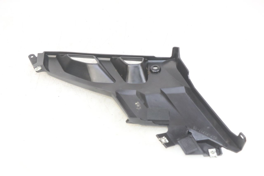 photo de TAMPA DEBAIXO DO BANCO ESQUERDO YAMAHA MT ABS 125 (2014 - 2018) - Zoom do estado de desgaste