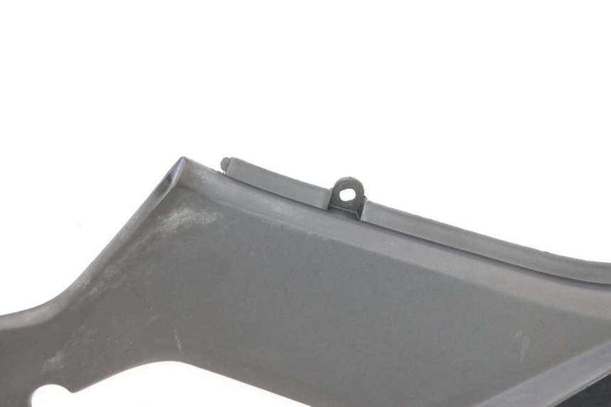 photo de TAMPA ESQUERDA SOB O ASSENTO KYMCO MXU R 250 (2004 - 2010) - Ampliação dos componentes