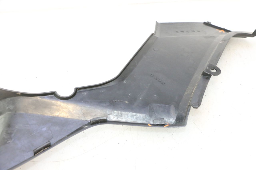 photo de TAMPA ESQUERDA SOB O ASSENTO KYMCO MXU R 250 (2004 - 2010) - Ampliação técnica