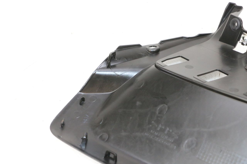 photo de TAMPA DEBAIXO DO BANCO ESQUERDO YAMAHA NEO'S CORE 1 (2022 - 2026) - Detalhe da peça