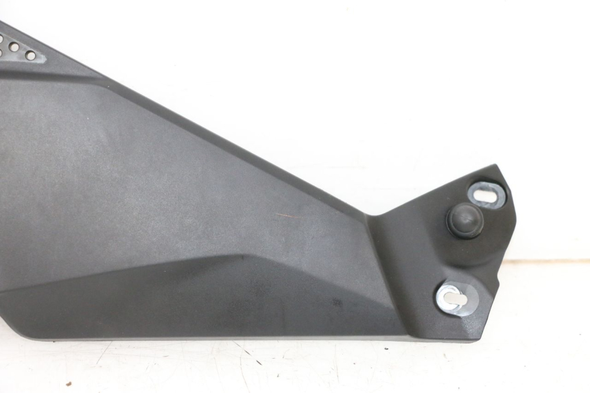 photo de TAMPA DEBAIXO DO BANCO ESQUERDO BMW R GS 1250 (2021 - 2024) - Pontos de fixação