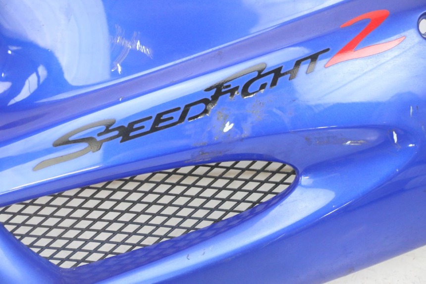 photo de TAMPA DEBAIXO DO BANCO ESQUERDO PEUGEOT SPEEDFIGHT 2 LC 50 (2000 - 2009) - Marcações e referências