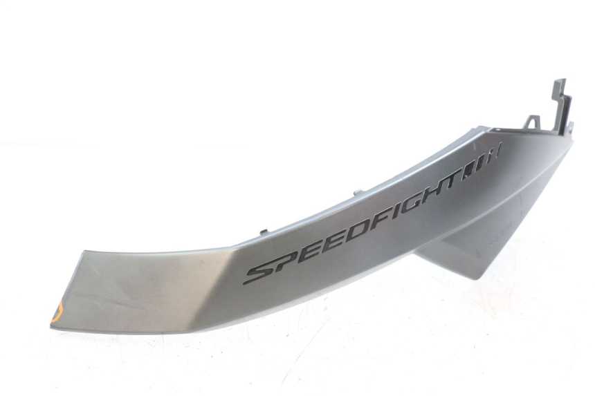 photo de TAMPA LATERAL ESQUERDA SOB O BANCO PEUGEOT SPEEDFIGHT 4 2T 50 (2015 - 2019) - Vista principal