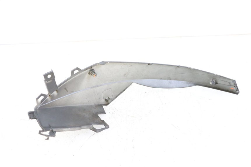 photo de TAMPA LATERAL ESQUERDA SOB O BANCO PEUGEOT SPEEDFIGHT 4 2T 50 (2015 - 2019) - Pontos de fixação