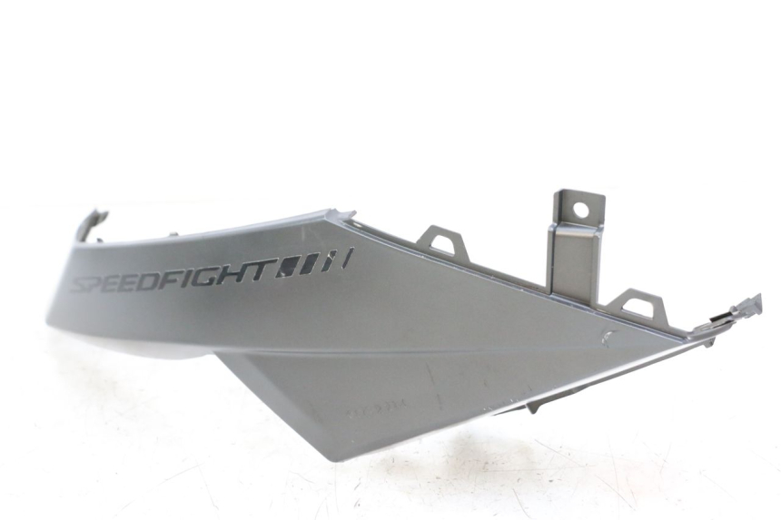 photo de TAMPA LATERAL ESQUERDA SOB O BANCO PEUGEOT SPEEDFIGHT 4 2T 50 (2015 - 2019) - Estado da superfície