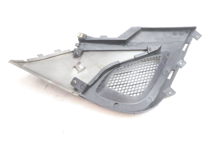 photo de TAMPA ESQUERDA SOB O ASSENTO KYMCO SUPER 8 2T 50 (2007 - 2013) - Estado da superfície