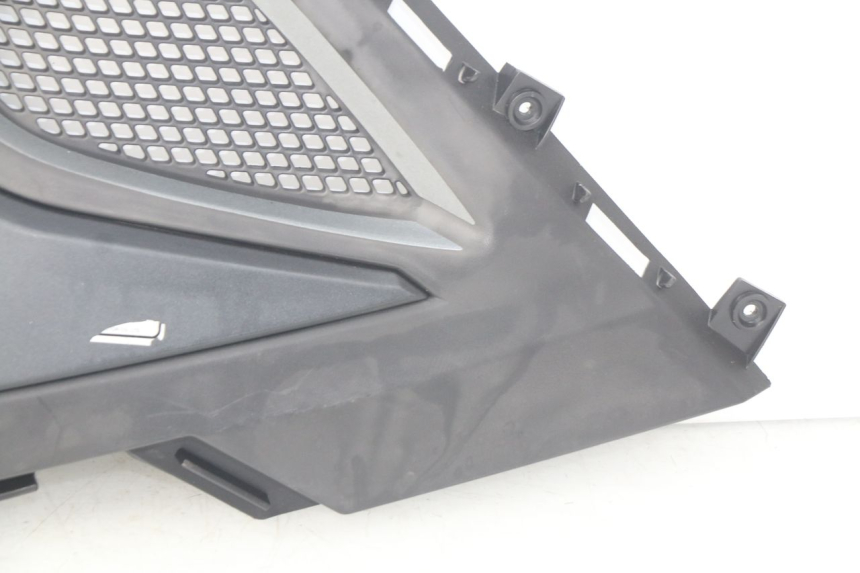 photo de TAMPA DEBAIXO DO ASSENTO ESQUERDO KYMCO SUPER 8 4T 50 (2018 - 2020) - Pontos de fixação