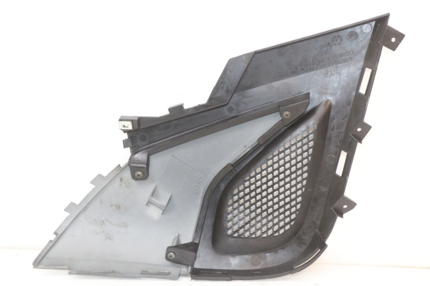 photo de TAMPA DEBAIXO DO ASSENTO ESQUERDO KYMCO SUPER 8 4T 50 (2021 - 2024) - Detalhe da peça