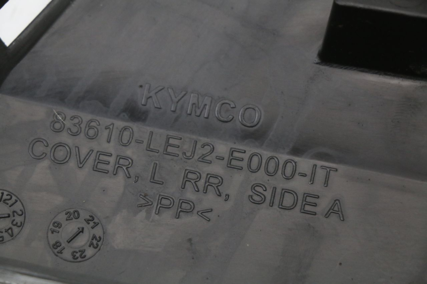 photo de TAMPA DEBAIXO DO ASSENTO ESQUERDO KYMCO SUPER 8 4T 50 (2021 - 2024) - Vista geral