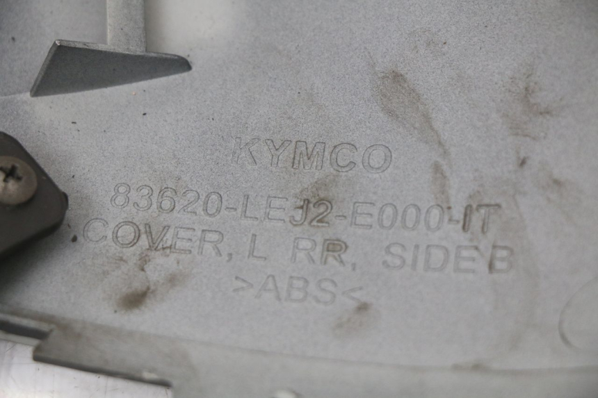 photo de TAMPA DEBAIXO DO ASSENTO ESQUERDO KYMCO SUPER 8 4T 50 (2021 - 2024) - Pontos de fixação
