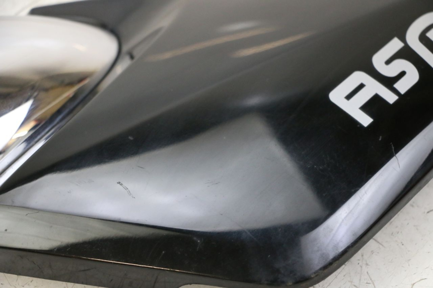 photo de TAMPA LATERAL ESQUERDA SOB O BANCO SUZUKI GSF S BANDIT 600 (2000 - 2004) - Ampliação técnica