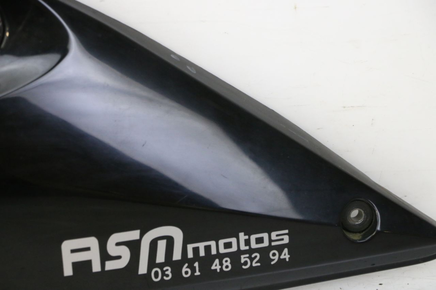 photo de TAMPA LATERAL ESQUERDA SOB O BANCO SUZUKI GSF S BANDIT 600 (2000 - 2004) - Marcações e referências
