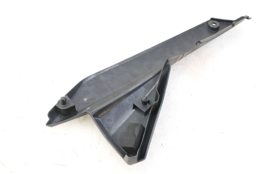 photo de TAMPA DEBAIXO DO BANCO ESQUERDO SUZUKI GSX F GSXF 650 (2007 - 2015) - Detalhe da peça