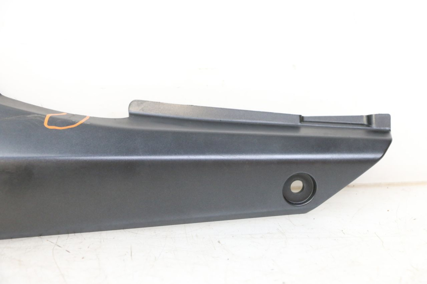photo de TAMPA DEBAIXO DO BANCO ESQUERDO SUZUKI GSX F GSXF 650 (2007 - 2015) - Pontos de fixação