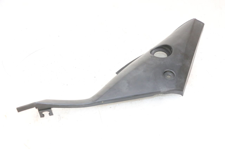 photo de TAMPA DEBAIXO DO BANCO ESQUERDO YAMAHA TZR 50 (2008 - 2016) - Outro ângulo de visão