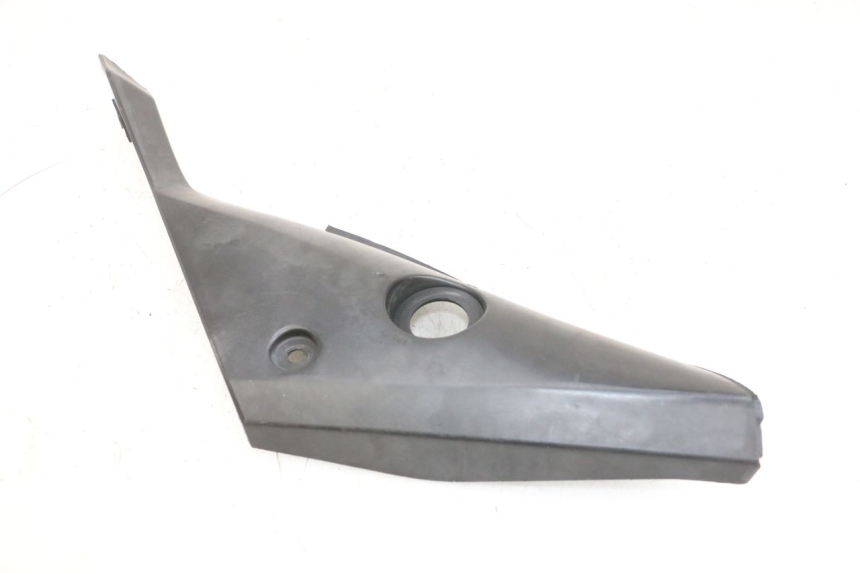 photo de TAMPA DEBAIXO DO BANCO ESQUERDO YAMAHA TZR 50 (2008 - 2016) - Ampliação técnica