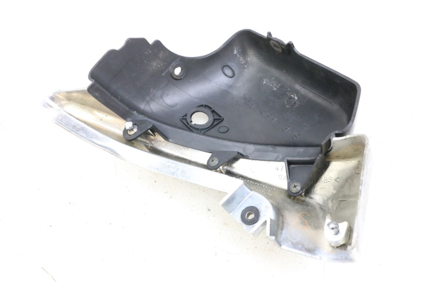 photo de TAMPA DEBAIXO DO BANCO ESQUERDO SUZUKI VL INTRUDER 125 (2004 - 2007) - Outro ângulo de visão
