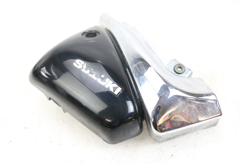 photo de TAMPA DEBAIXO DO BANCO ESQUERDO SUZUKI VL INTRUDER 125 (2004 - 2007) - Estado da superfície