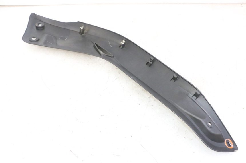 photo de TAMPA DEBAIXO DO BANCO ESQUERDO YAMAHA X-MAX XMAX 125 (2010 - 2013) - Ampliação técnica