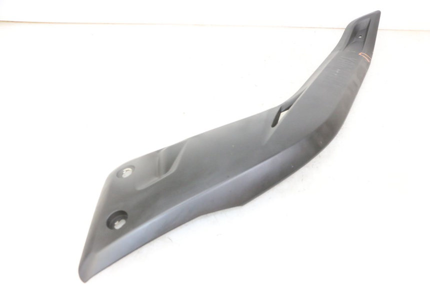 photo de TAMPA DEBAIXO DO BANCO ESQUERDO YAMAHA X-MAX XMAX 125 (2010 - 2013) - Pontos de fixação