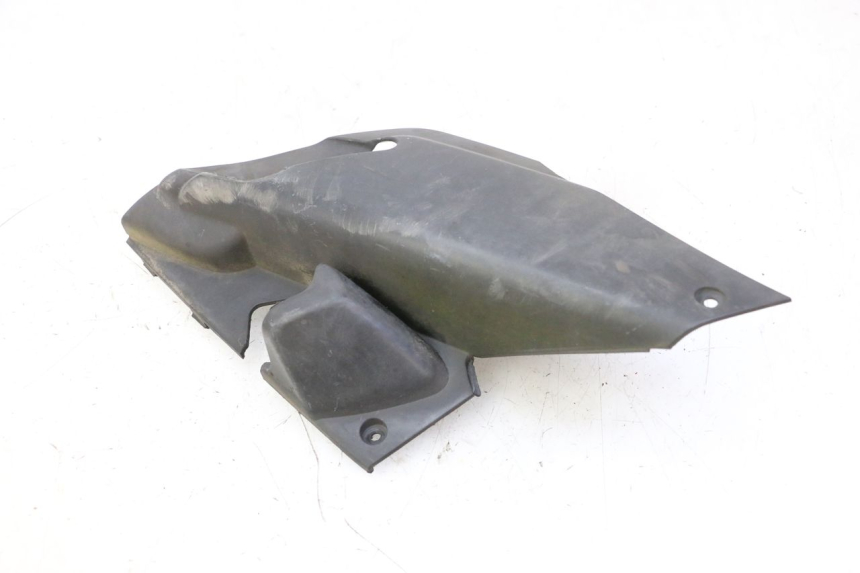 photo de TAMPA DEBAIXO DO BANCO ESQUERDO YAMAHA X-MAX XMAX 250 (2006 - 2009) - Detalhe da peça