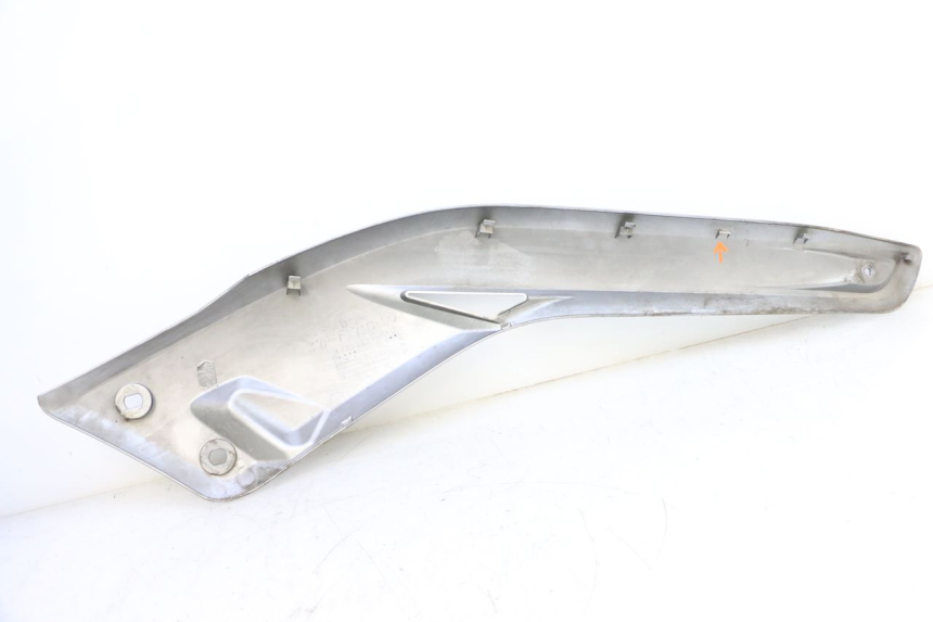 photo de TAMPA DEBAIXO DO BANCO ESQUERDO YAMAHA X-MAX XMAX 125 (2010 - 2013) - Pontos de fixação