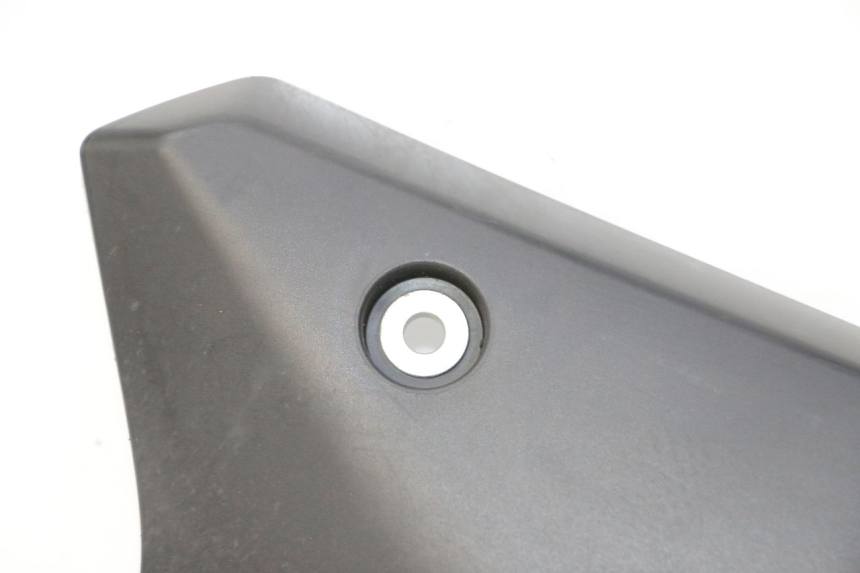 photo de TAMPA DEBAIXO DO BANCO ESQUERDO YAMAHA XJ6 ABS 600 (2008 - 2016) - Pontos de fixação