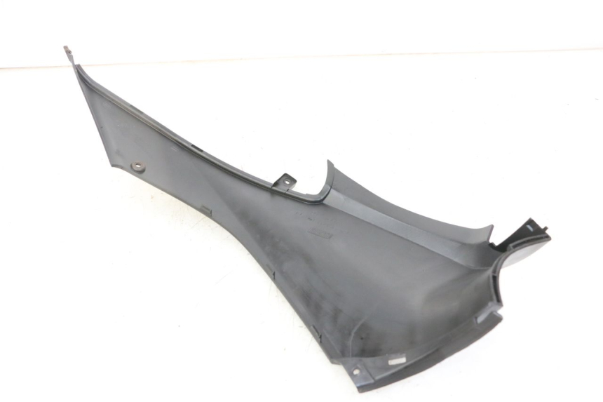 photo de TAMPA DEBAIXO DO BANCO ESQUERDO YAMAHA NEO'S NEOS 2T EASY 50 (2013 - 2016) - Detalhe da peça