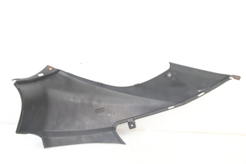 photo de TAMPA DEBAIXO DO BANCO ESQUERDO YAMAHA NEOS NEO'S 4T 50 (2008 - 2016) - Ampliação técnica