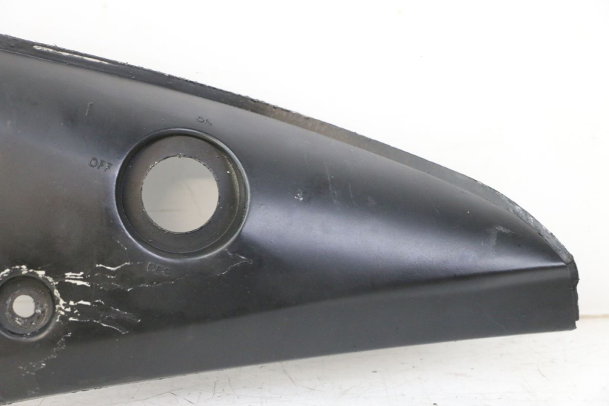 photo de TAMPA DEBAIXO DO BANCO ESQUERDO YAMAHA TZR 50 (2008 - 2016) - Pontos de fixação