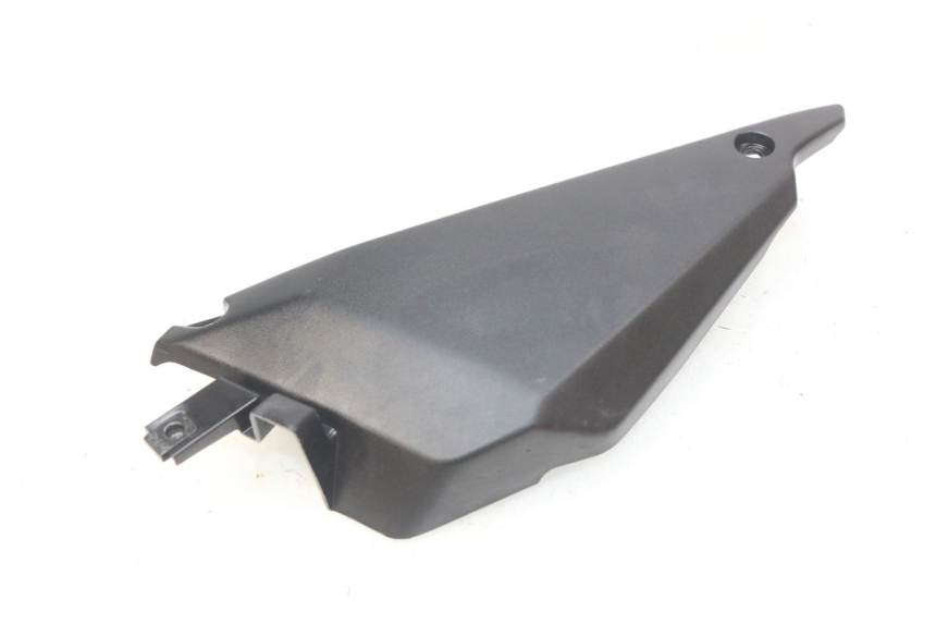 photo de TAMPA DEBAIXO DO ASSENTO ESQUERDO KAWASAKI Z 650 (2016 - 2019) - Detalhe da peça
