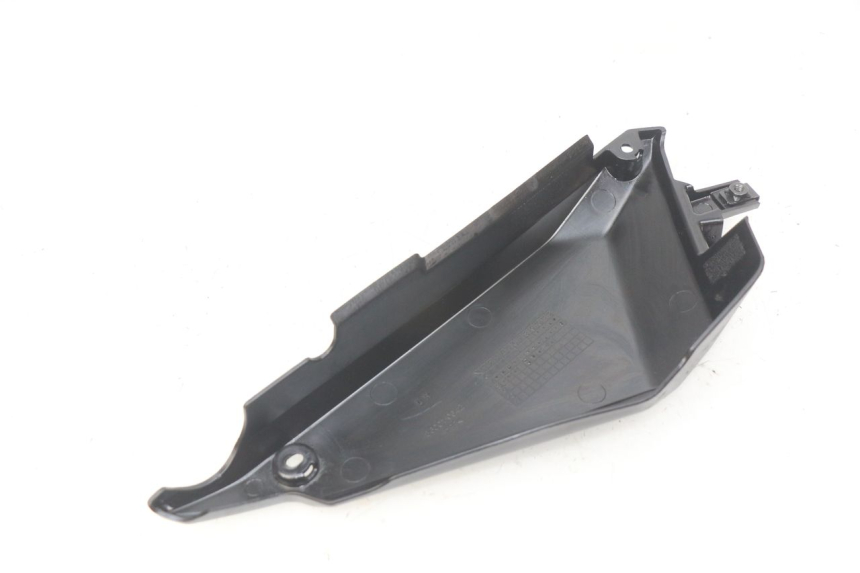 photo de TAMPA DEBAIXO DO ASSENTO ESQUERDO KAWASAKI Z 650 (2016 - 2019) - Zoom do estado de desgaste