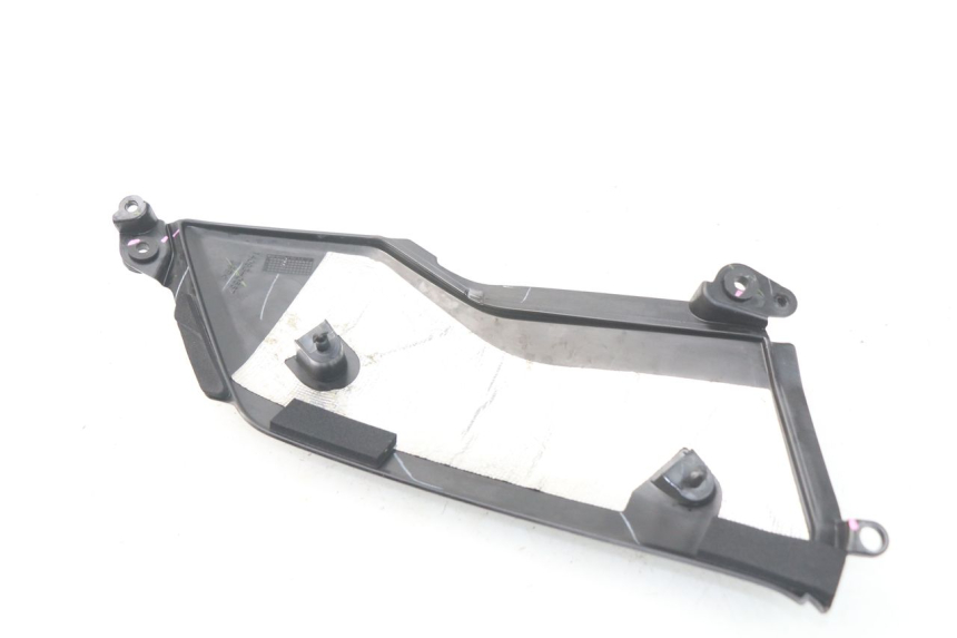 photo de TAMPA DEBAIXO DO ASSENTO ESQUERDO KAWASAKI Z Z900 900 (2017 - 2019) - Detalhe da peça